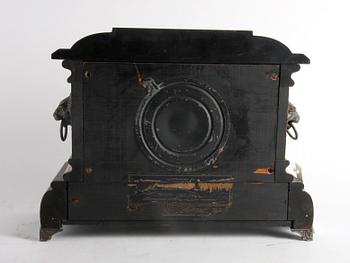 BORDSPENDYL, senbarockstil, USA, omkr 1900.