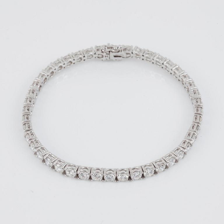 A diamond bracelet, 7.73 ct according to engraving. Circa I-J/SI.