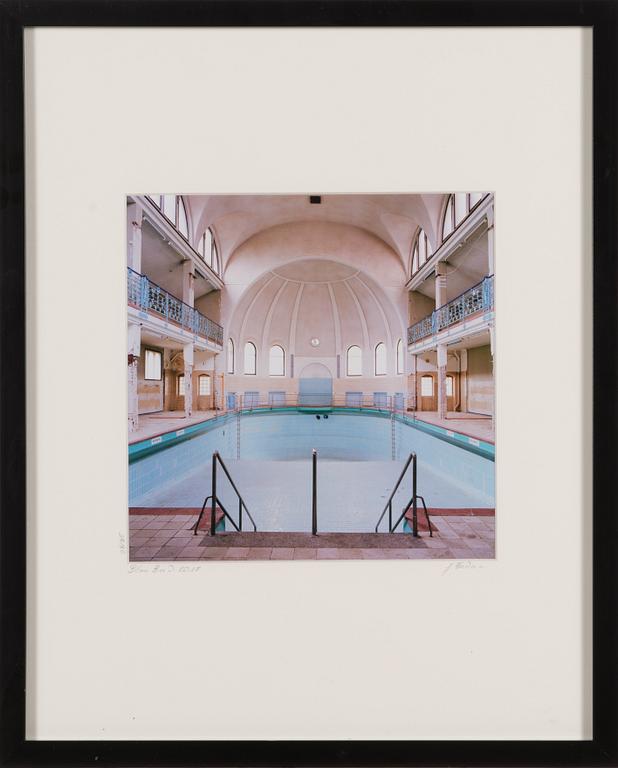 Jeanne Fredac, photograph, signed and dated 2017, numbered 58/80.