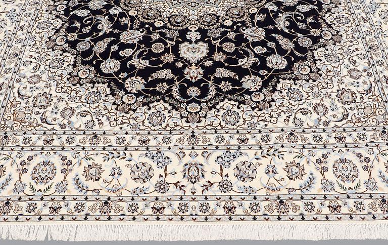 Matta, Nain part silk s.k 6LAA, ca 314 x 259 cm.