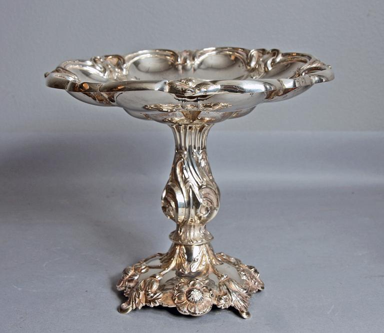 UPPSATSSKÅL, silver. Christian Hammer, Stockholm 1856. Nyrokoko.