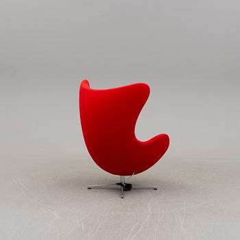 A lounge chair by Arne Jacobsen for Fritz Hansen, model "Ägget", second half of the 20th century.