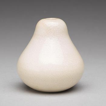 A small white ge glazed pear shaped vase/water pot, Qing dynasty, Kangxi (1662-1722).