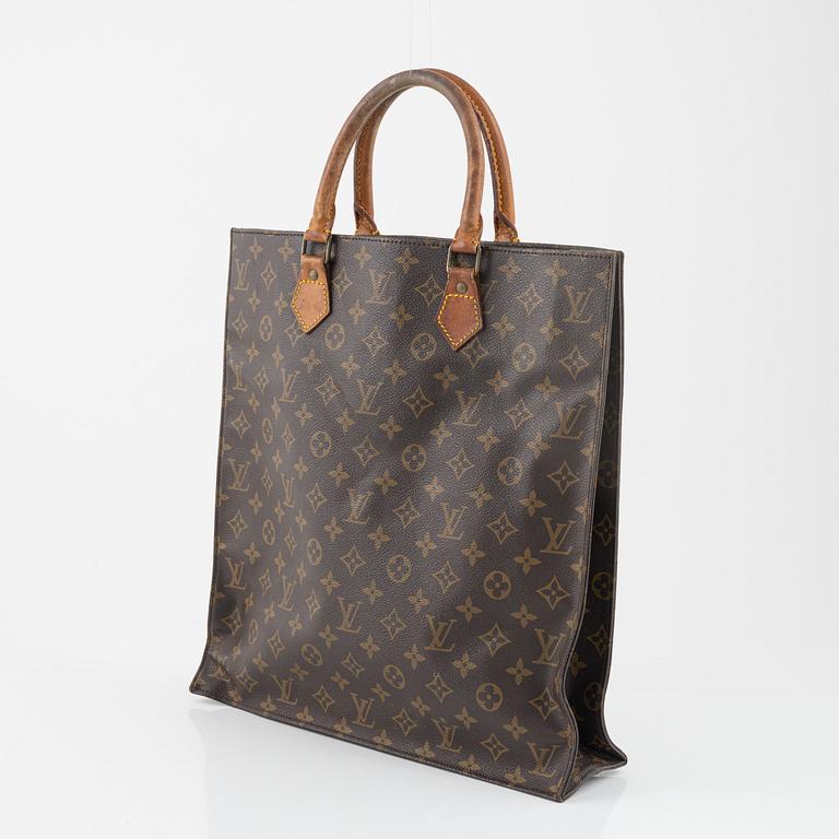 Louis Vuitton, a monogram canvas 'Sac Plât' bag.