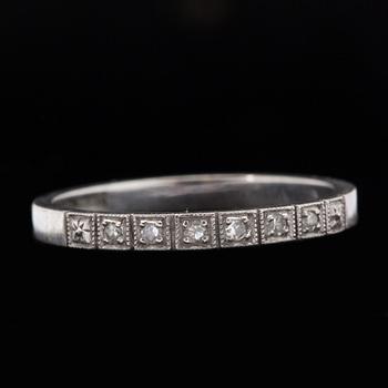 RINGAR, 2st, 18 k vitguld med diamanter. Totalvikt ca 5 g.
