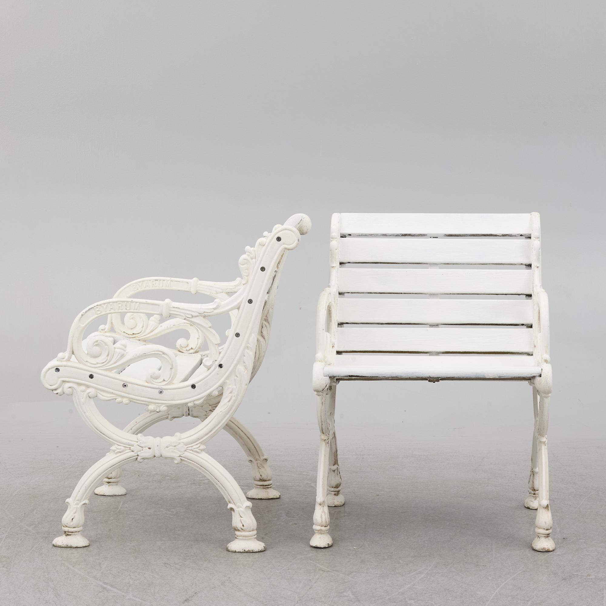 A garden sofa, a table and a pair of chairs, Byarums bruk.