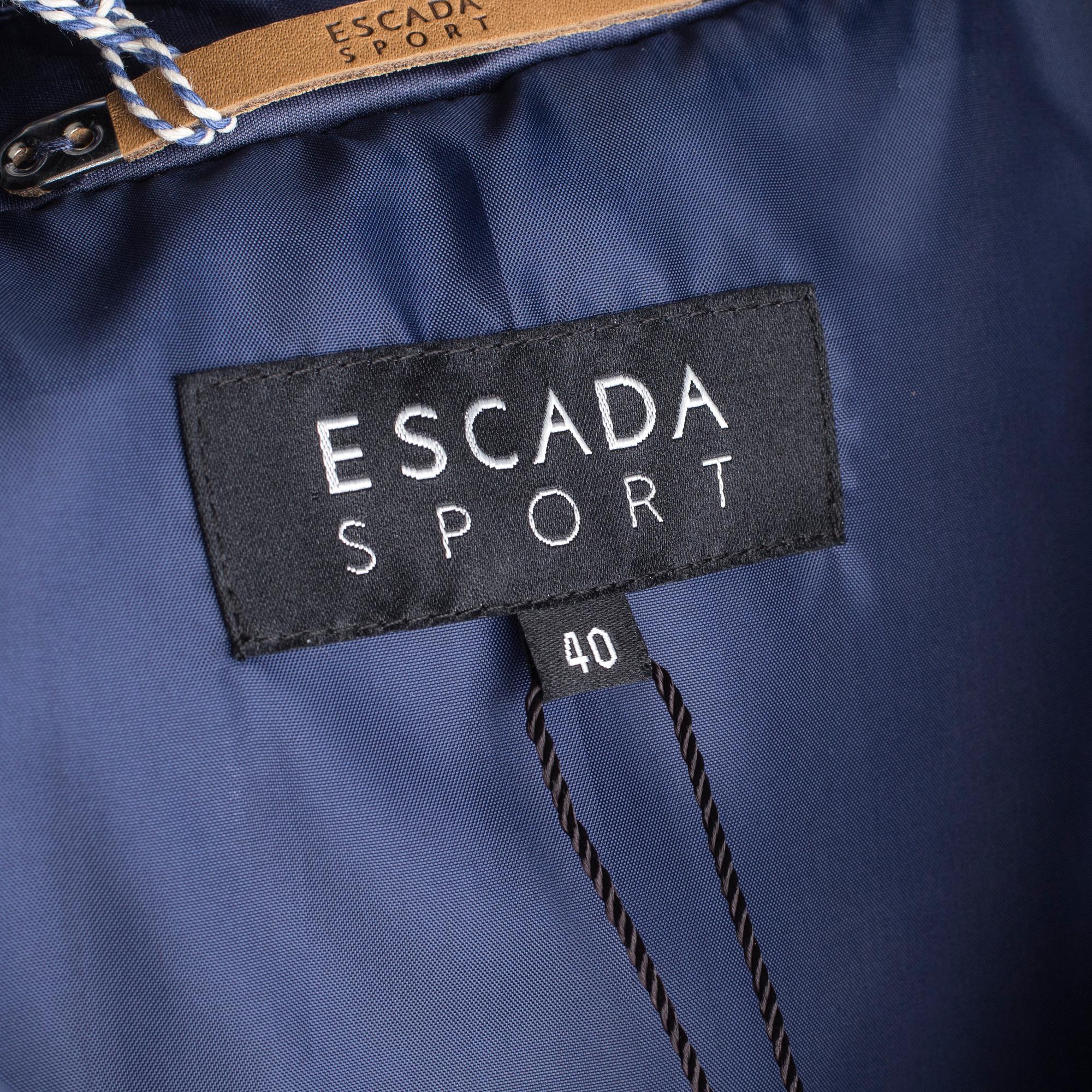 DUNJACKA, Escada Sport.