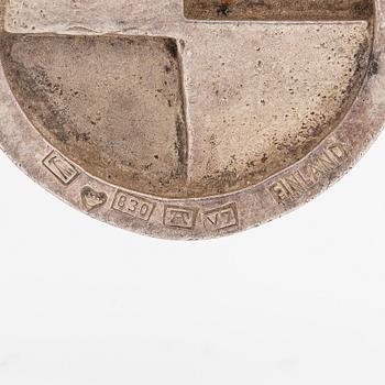 Jorma Laine, Kaulakoru, hopeaa. Kultateollisuus, Turku 1974.