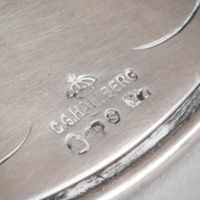 SKÅL PÅ FOT, silver. C.G Hallberg, Stockholm, 1925. Vikt ca 142 g.