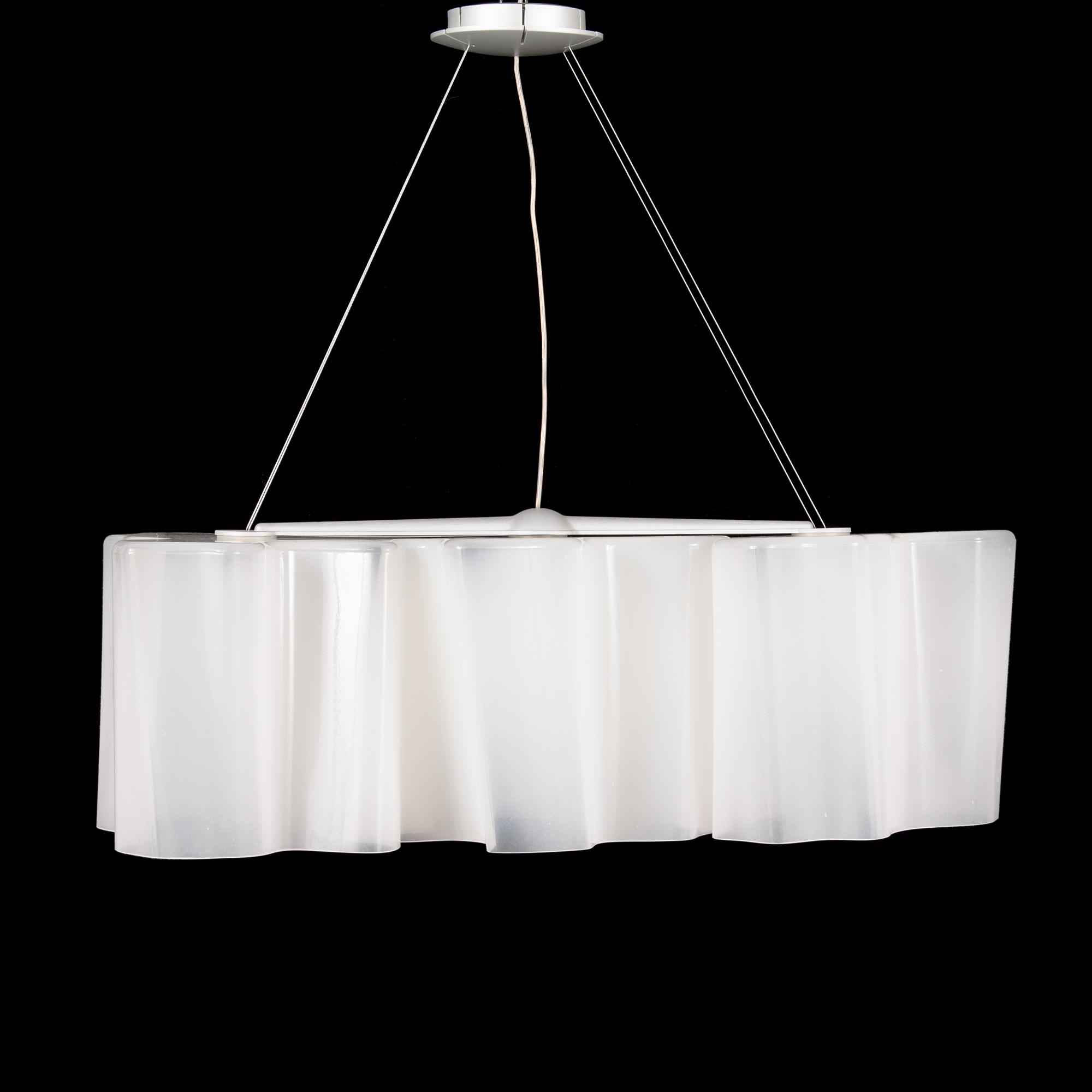 An Italian Artemide 3-light 'Logico Micro' suspension lamp designed by Michele De Lucchi och Gerhardt Reichert.