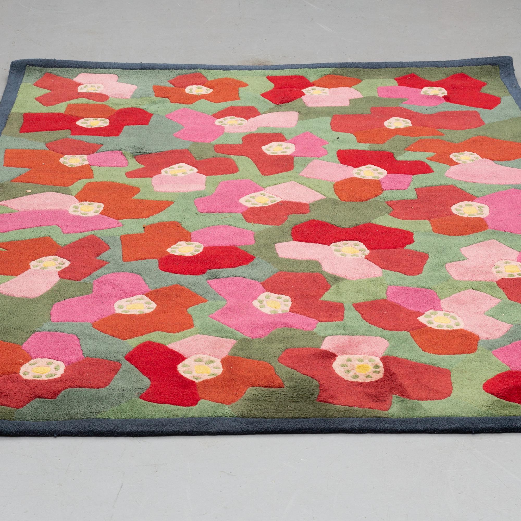 Gunilla Lagerhem Ullberg, matta, "Red Roses", Kasthall Design, ca 235 x 170,5 cm, handmade in India by Superama.