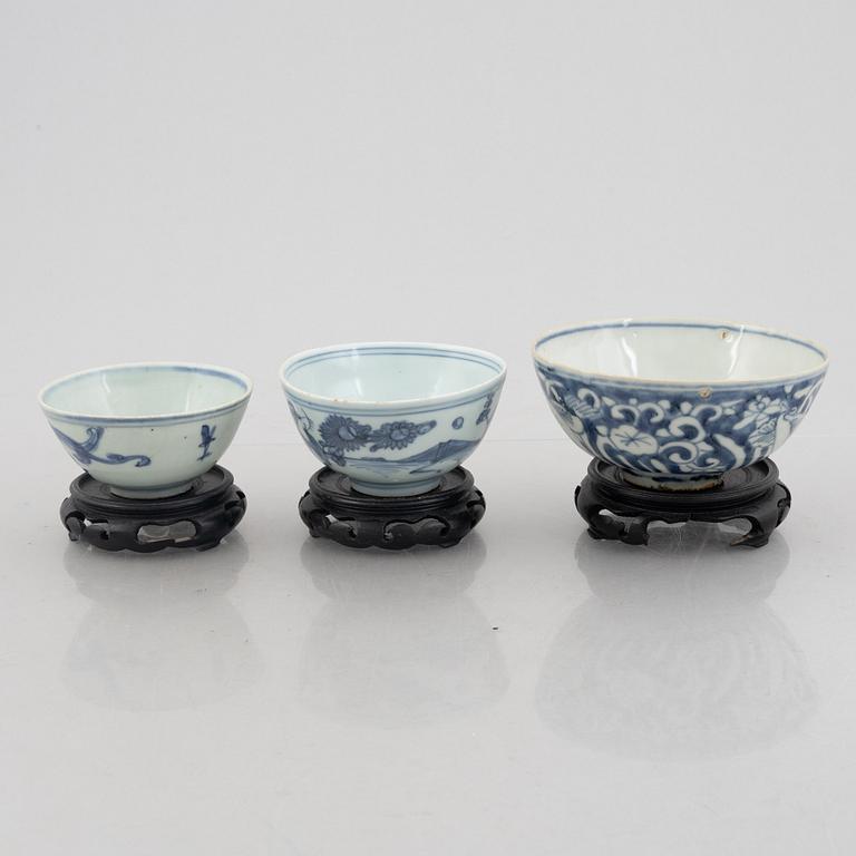 Three blue and white porcelain bowls, China, Ming dynasty (1368-1644).