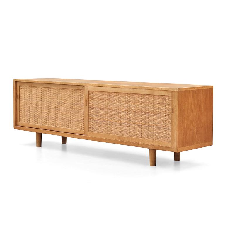 Hans J. Wegner, sideboard, modell "RY-26", RY-Møbler, Danmark, 1960-tal.