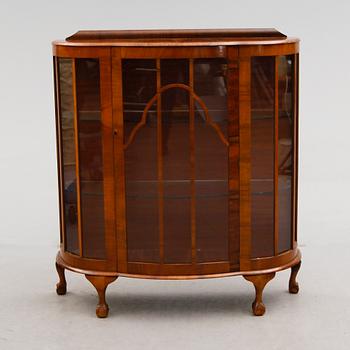 VITRINSKÅP, England, 1900-talets första hälft.