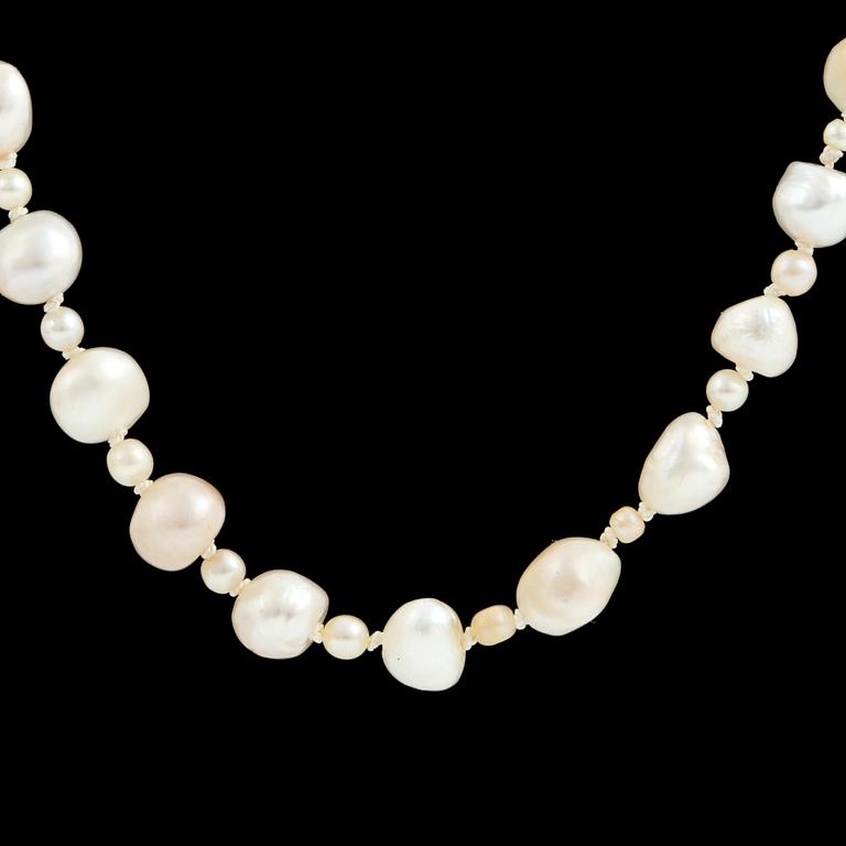 Pearl necklace, clasp with rose cut diamonds.