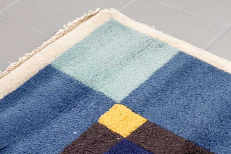 A rug by Ingrid Dessau for Kinnasand, second half of the 20th century, 240 x 170 cm.