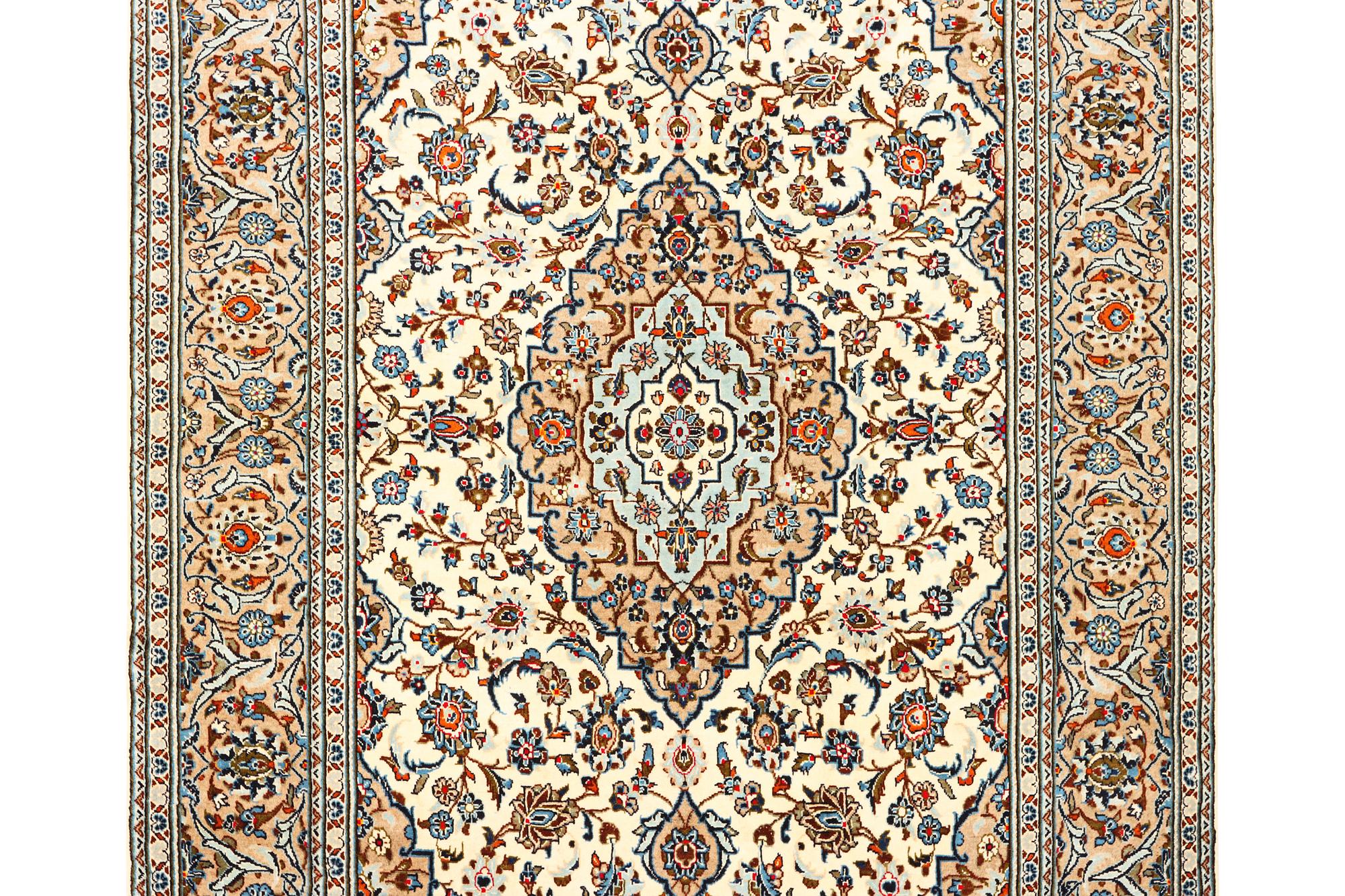 Matta, Keshan, ca 326 x 195 cm.