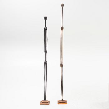 Twelve sculptures, reportedly from Makonde, Tanzania, Luba, Congo, and moore, from the second half of the 20:th century.