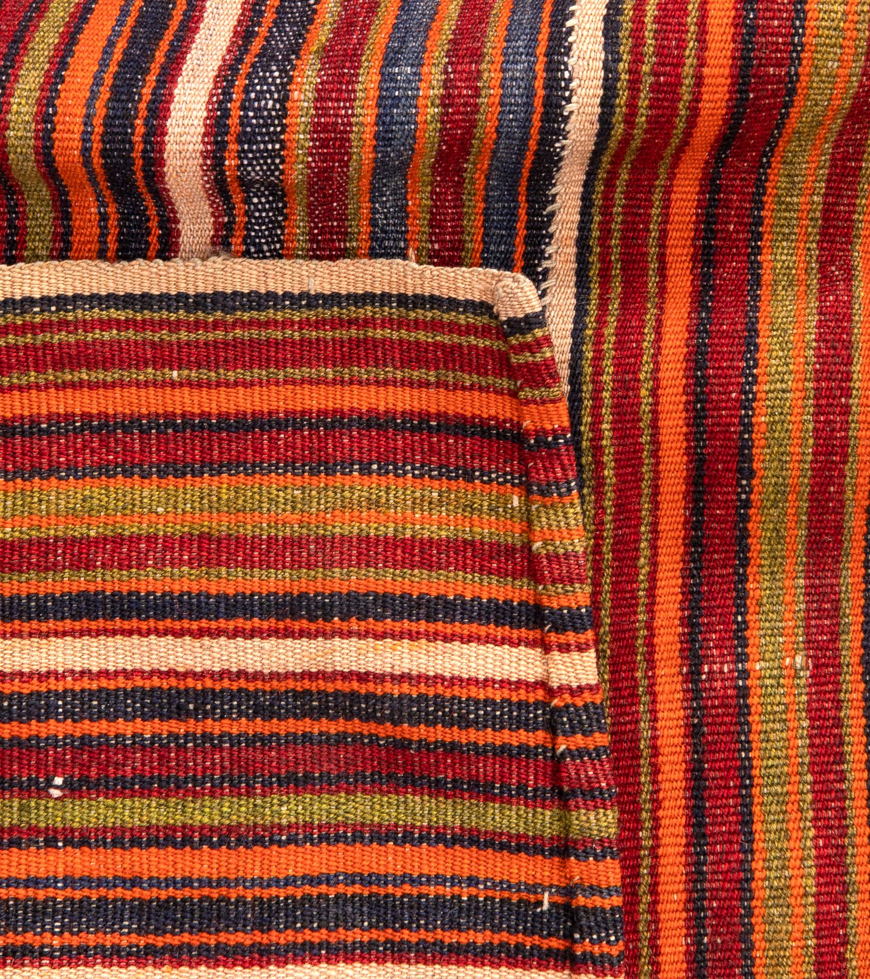 Matta/vävnad  Jajim kelim old ca 215x213 cm.