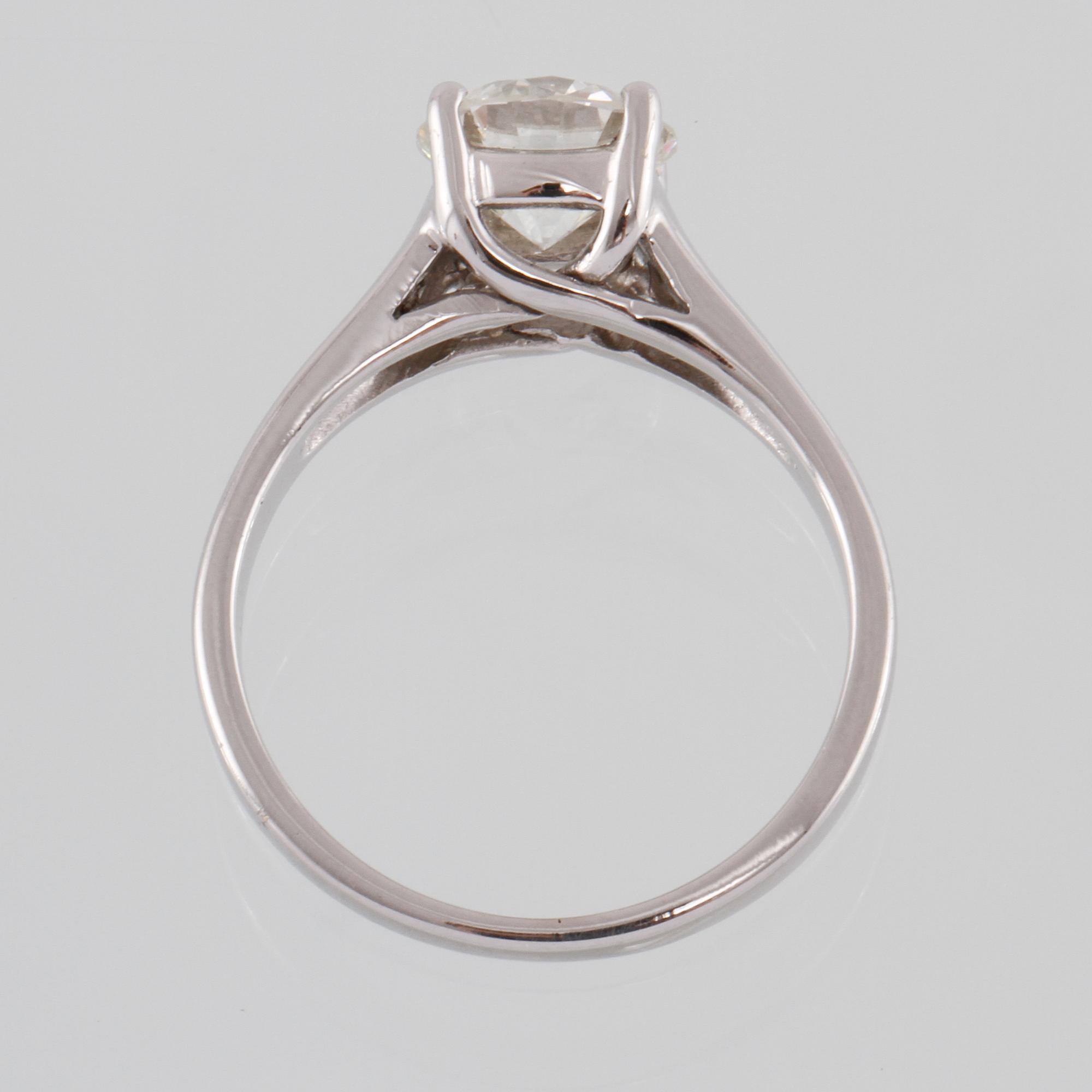 RING, 18K vitguld med briljantslipad diamant, 1.53 ct. Vikt 3,9 g.