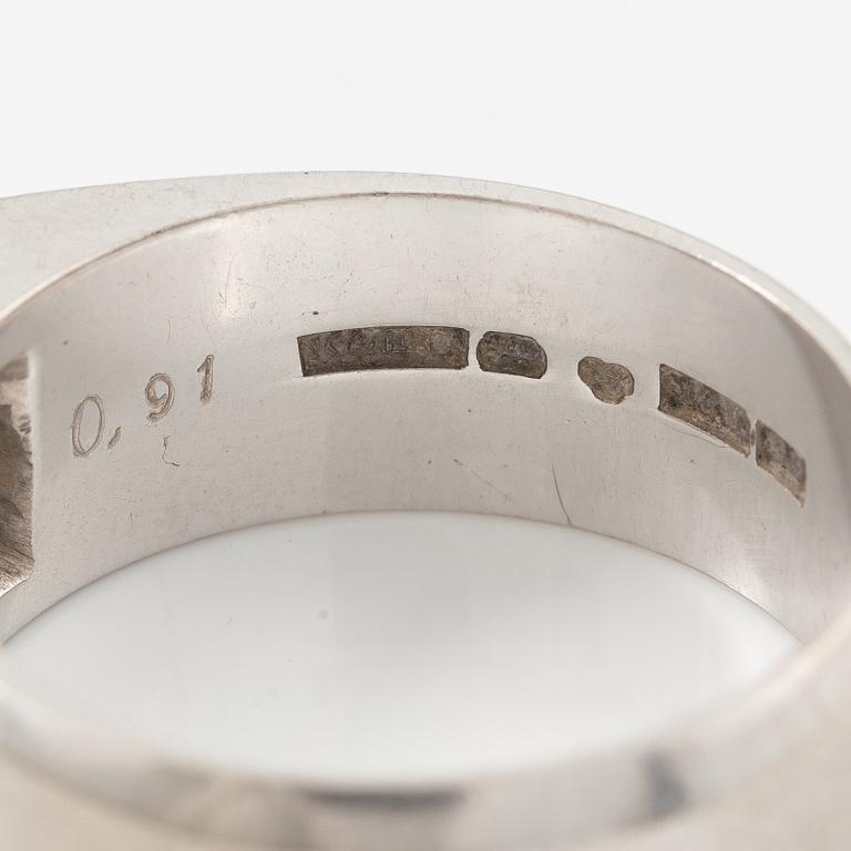 Ring 18K vitguld med gammalslipad diamant 0.91 ct.