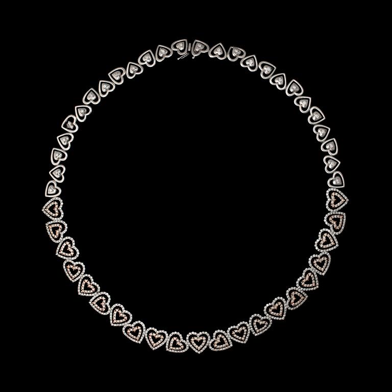 COLLIER, 782 st briljantslipade diamanter tot ca 6,90 ct  .