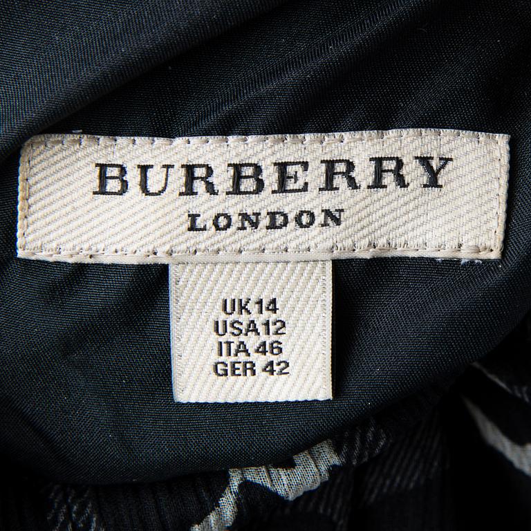 ÄRMLÖS BLUS, Burberry.