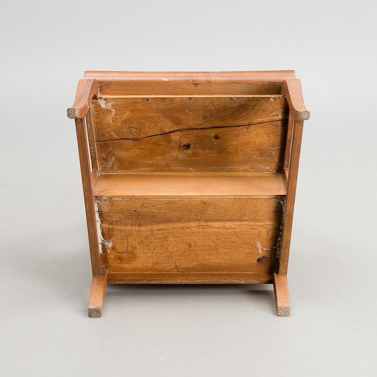 NOJATUOLI/KIRJASTOTIKKAAT, Biedermeier, 1800-luvun alku puoli.