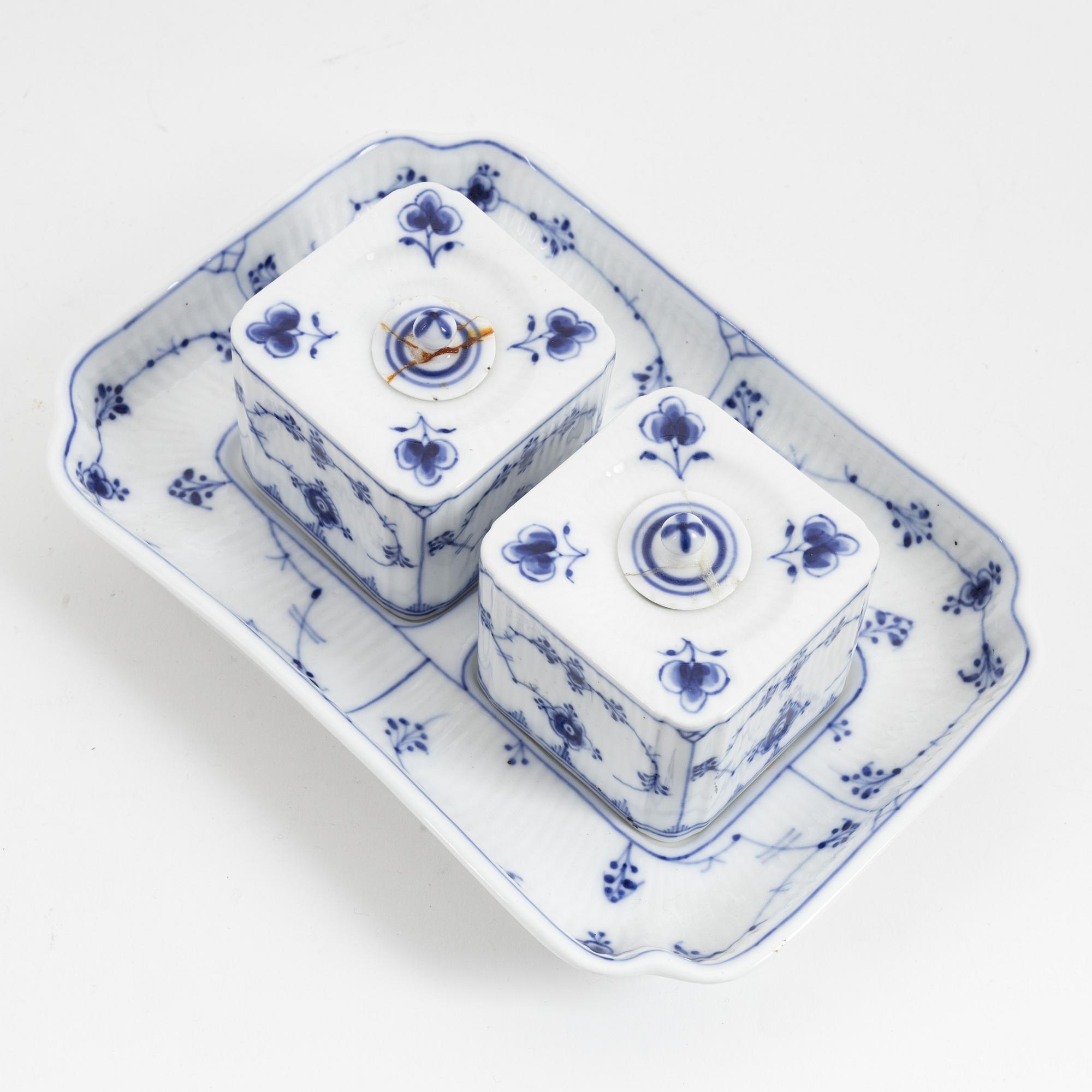 15 piece 'Musselmalet', Roayl copenhagen and Bing & Gröndahl, Denmark.