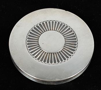 PUDERDOSA, sterling silver, Sigvard Bernadotte, Georg Jensen, Danmark, efter 1945. 120 g.