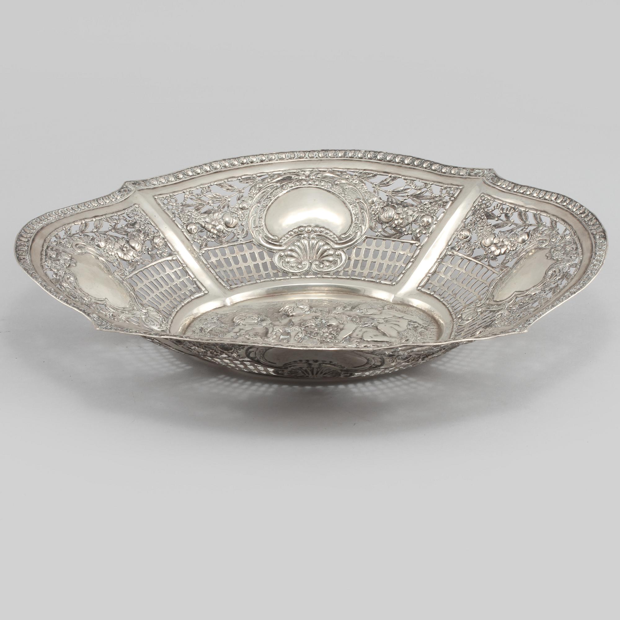 GALLERSKÅL, låghaltigt silver, Tyskland, 1900-tal, vikt 556 gram.