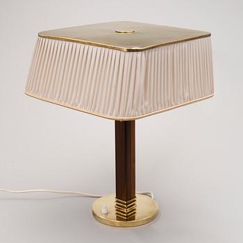 PAAVO TYNELL, BORDSLAMPA, modell 5066, Taito Oy, 1940-tal.