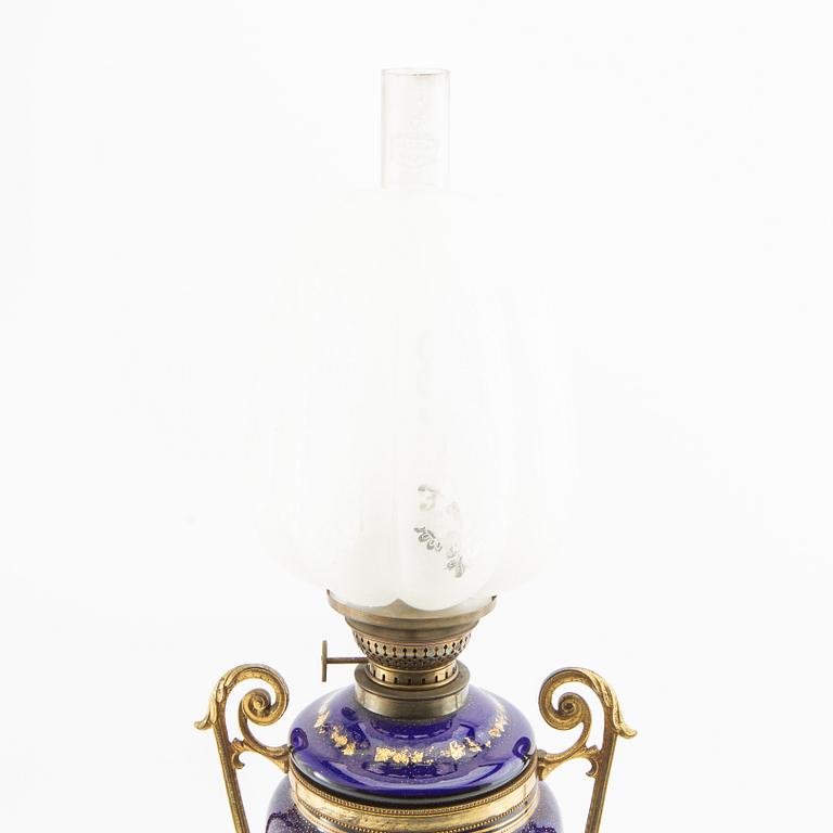 Bordsfotogenlampa omkring 1900.