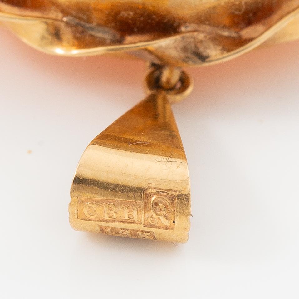 Brooch/pendant, 18K gold with shell cameo.