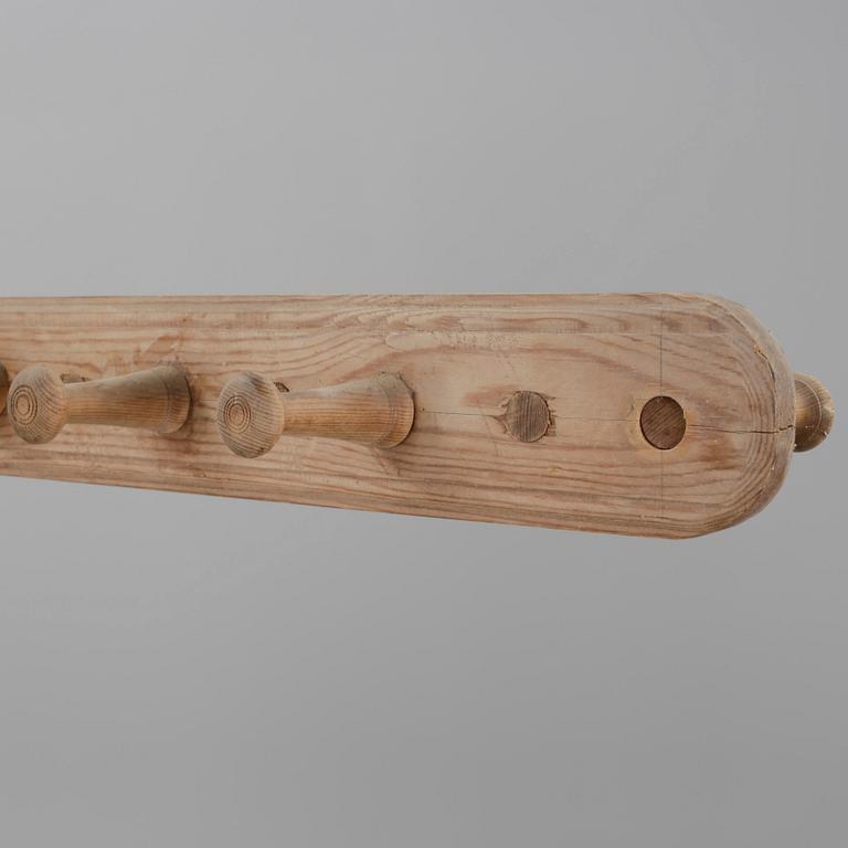 KLÄDHÄNGARE, allmoge, 1800-talets mitt.