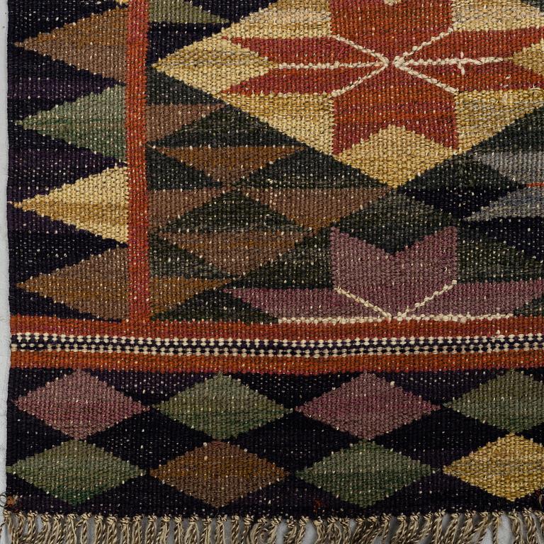 MÄRTA MÅÅS-FJETTERSTRÖM, A TEXTILE, ca 185,5 x 125,5-126,5 cm, signed MMF.