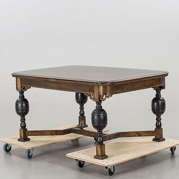 MATBORD, barockstil,  brickmärkt E. Pettersson Gefle Möbleringsaffär, 1930-tal.