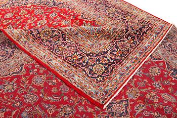 A Keshan carpet, c. 397 x 295 cm.
