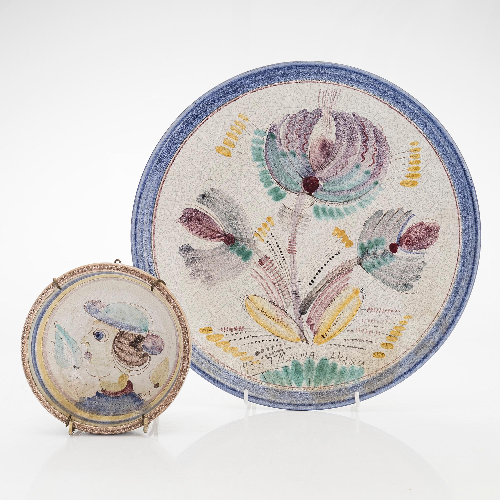 Toini Muona, A ceramic dish and bowl, signed T. Muona Arabia, Finland.