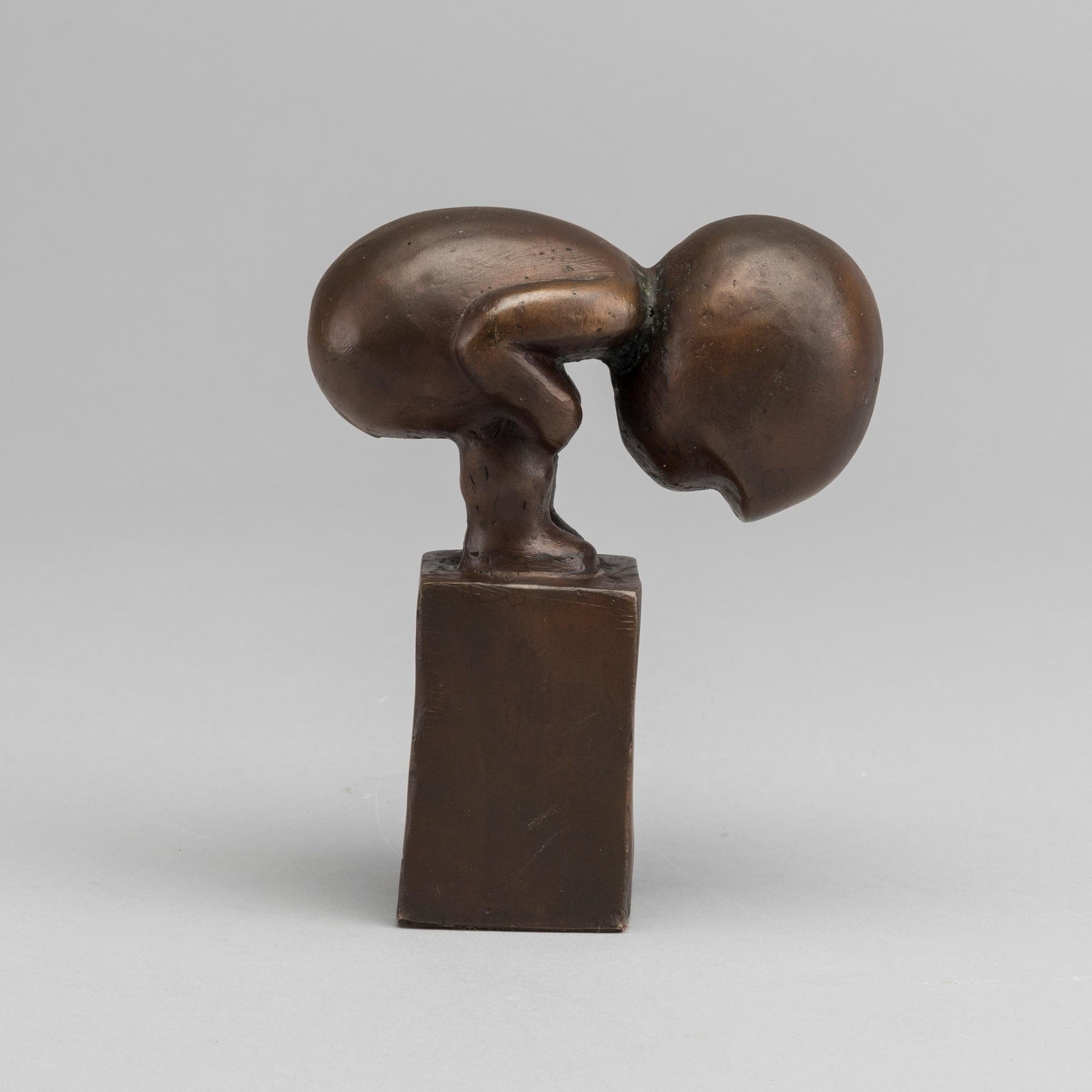 LISA LARSON, bronze, "Yran" No 890.