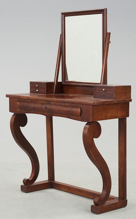 TOILETTEBORD, Karl-Johan, 1800-talets början.