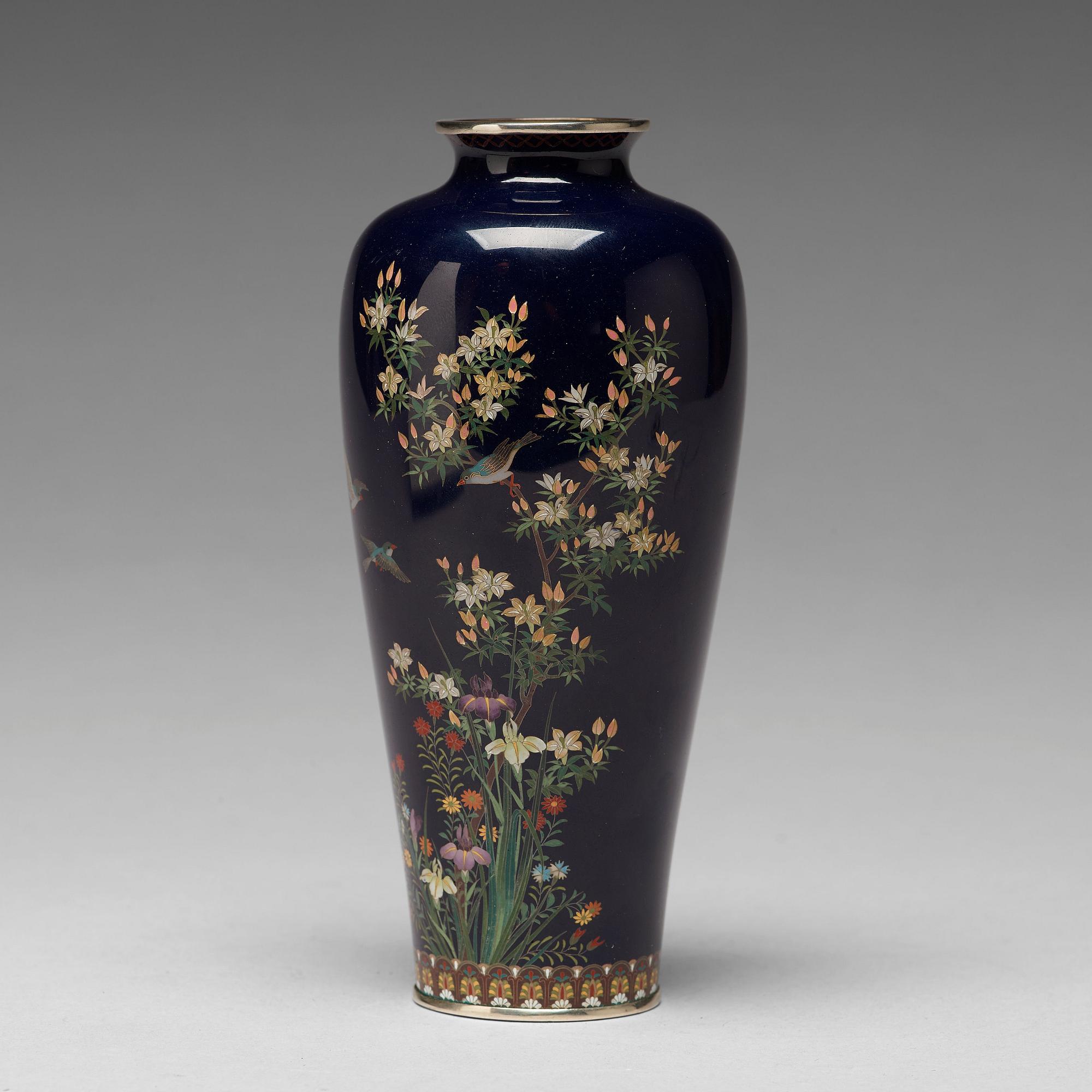 A Japanese cloisonne tapering vase, Meiji (1868-1912), signed Kin'unken zo.