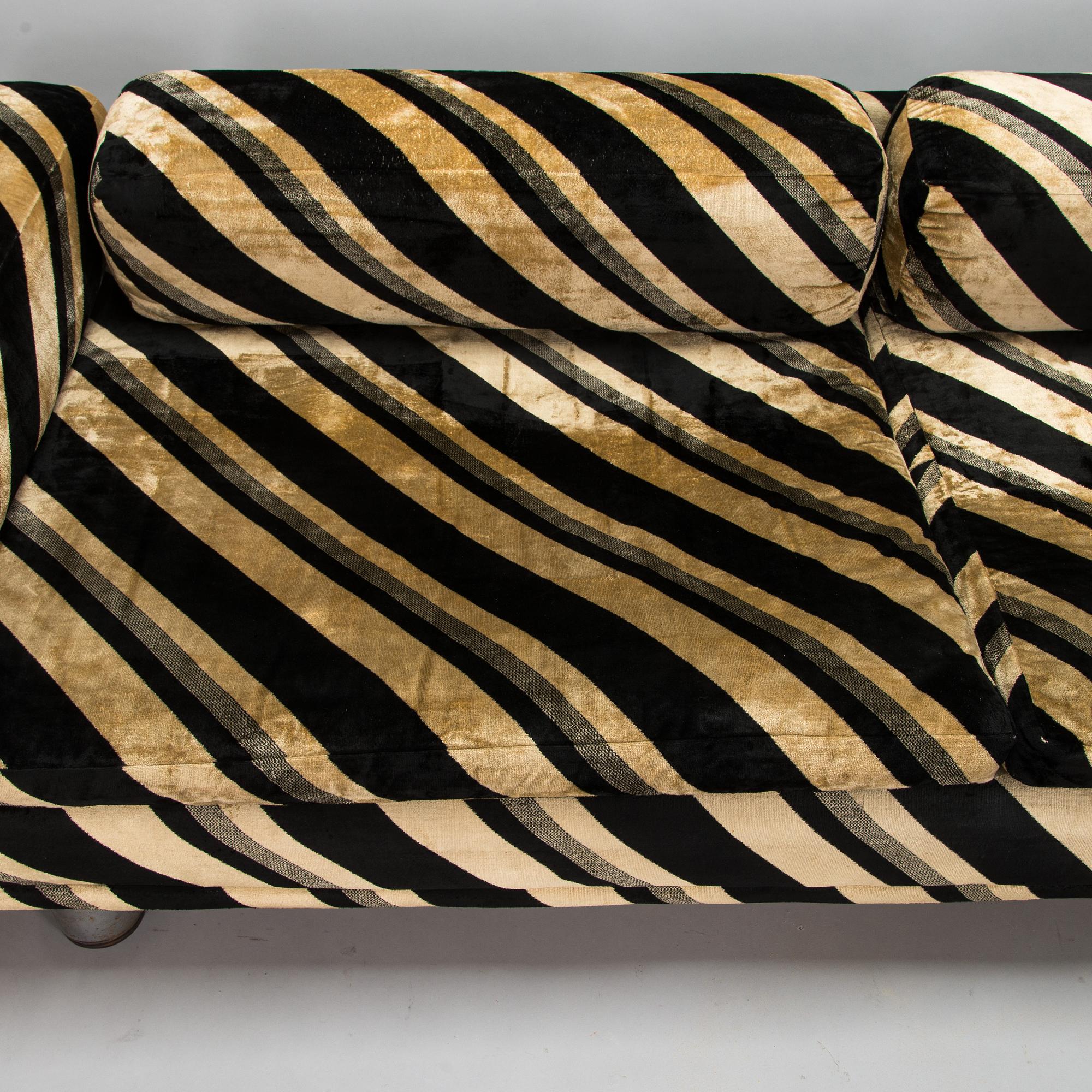 John Homes, sofa 1970s  'Diplomat' for HK Furniture, England.