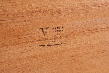 STOLAR, 3 st. Viskadalens möbelindustri, Kinna. Formgivare: Hans Olsen, Danmark.