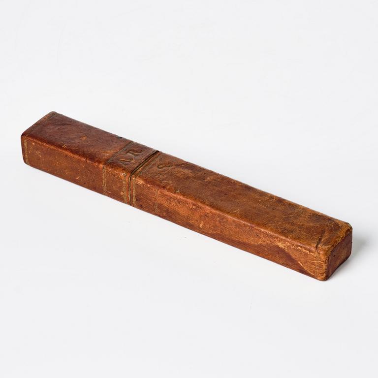 A presumably German baroque agate and silver-moutned letter opener, early 18th century.