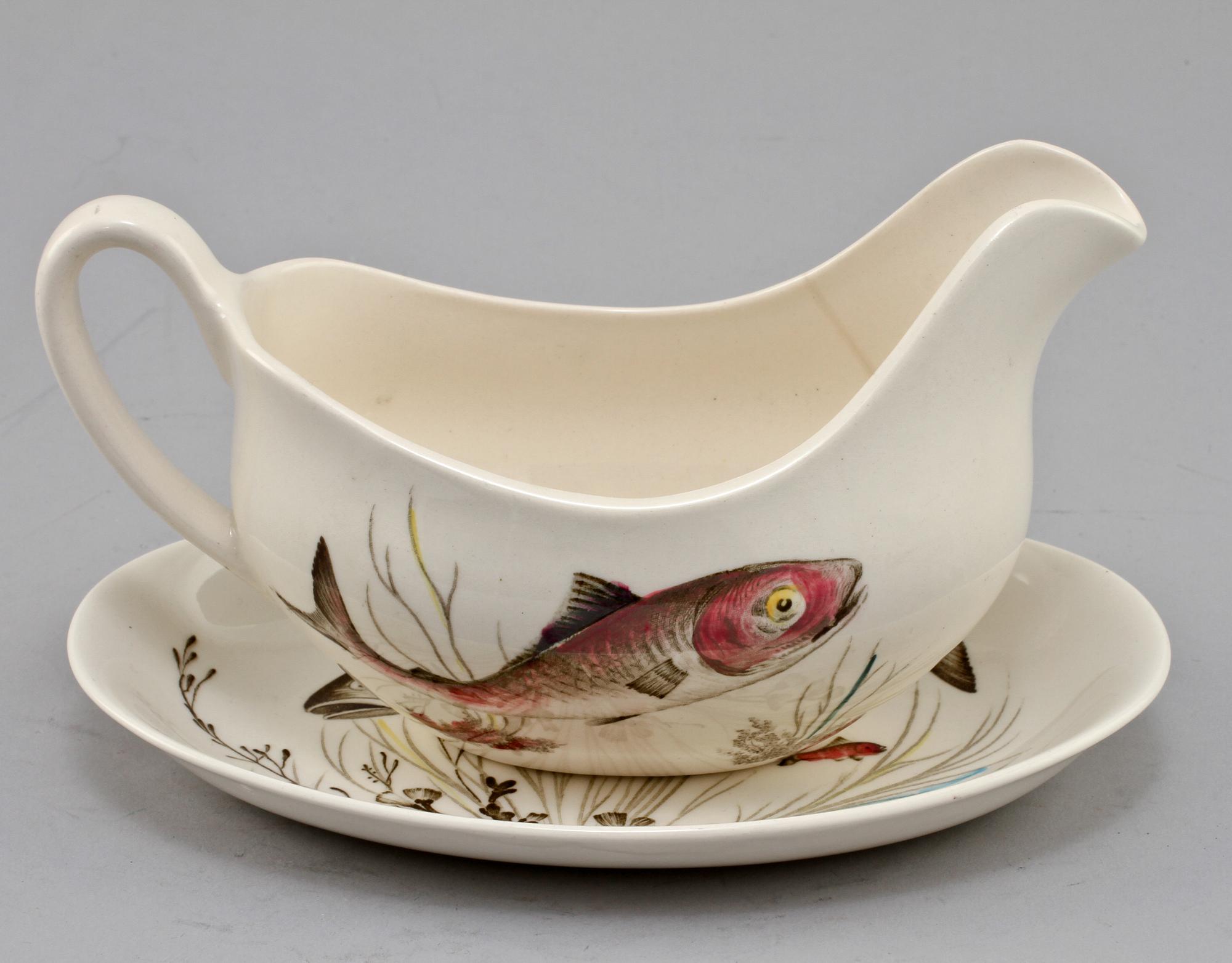 SERVISDELAR, 45 delar, flintgods. "Fish", Johnson Bros, England, 1900-talets andra hälft.