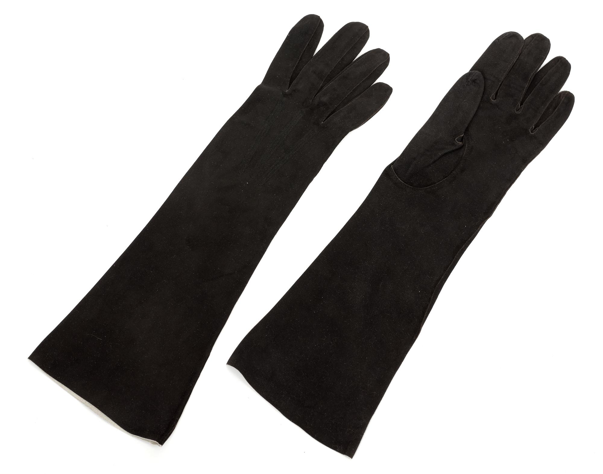 An early 1900s pair of gloves.