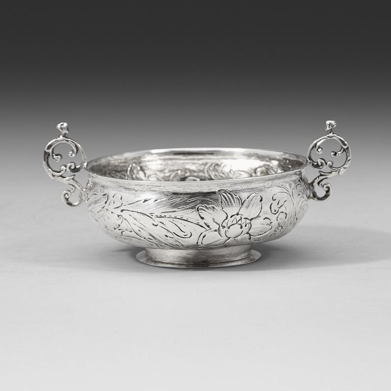 A Swedish 17th century silver brandy-bowl, unmarked.