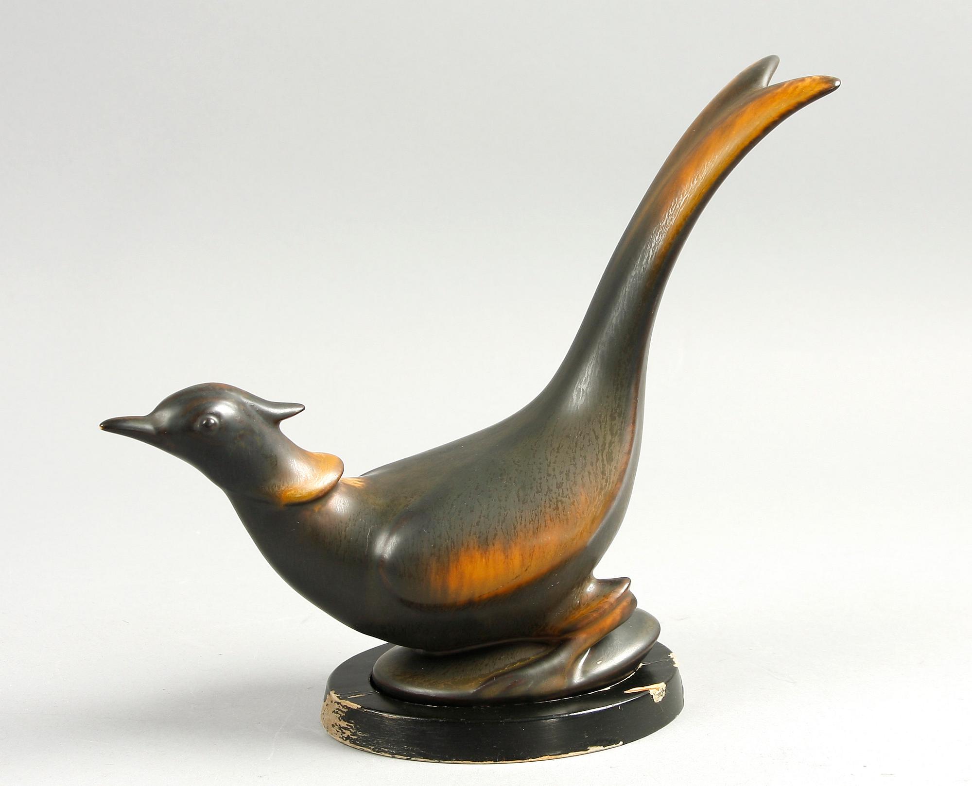 FIGURIN, stengods. Gunnar Nylund, Rörstrand.