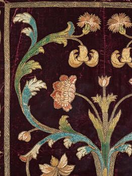 Broderi på sammet, ca 89,5 x 64 cm, sannolikt Italien,  1600-tal-1700-tal.